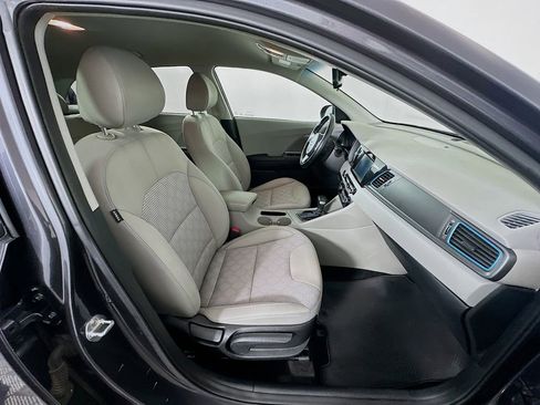 Used 2019 Kia Niro LX image 26