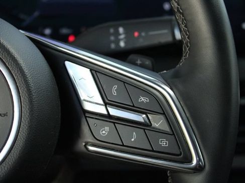 Used 2025 Buick Enclave Preferred w/ LPO, Floor Liner Package FWD image 18