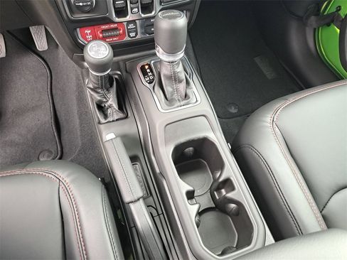 New 2025 Jeep Gladiator Rubicon image 25