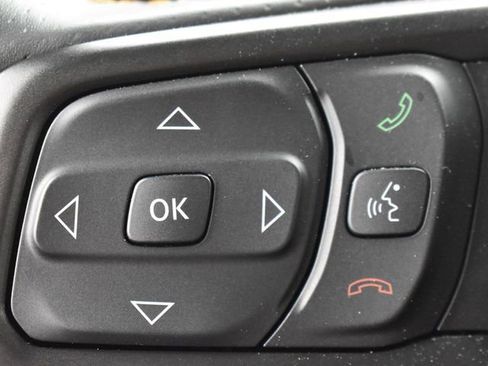 Used 2024 Jeep Gladiator Mojave w/ Technology Group image 27