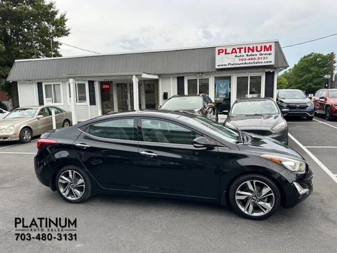 Used 2014 Hyundai Elantra Limited w/ Option Group 03 FWD image 2
