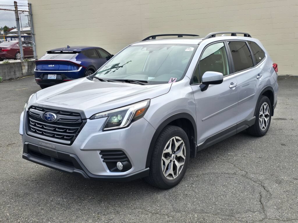 Certified 2023 Subaru Forester Premium AWD/4WD image 3