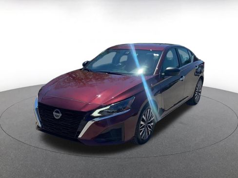 Used 2025 Nissan Altima 2.5 SV FWD image 16