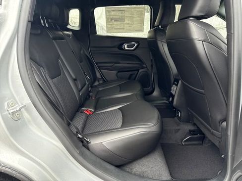 New 2026 Jeep Compass Latitude image 10