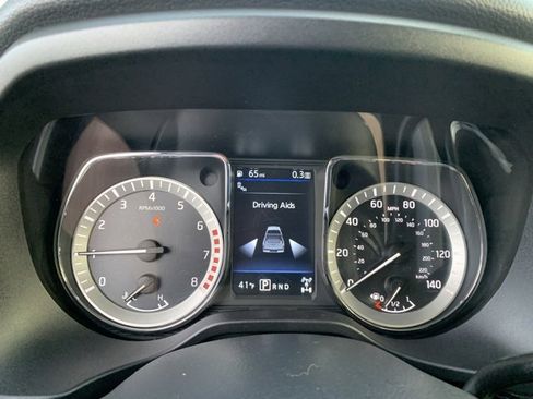 Used 2019 Nissan Titan SV w/ SV Convenience Package image 14