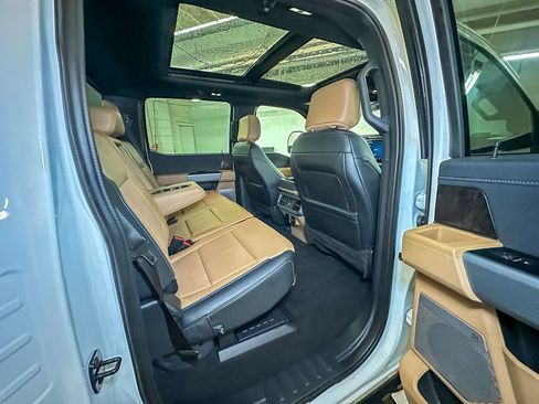 Used 2024 Ford F250 Lariat w/ Tremor Off-Road Package AWD/4WD image 31
