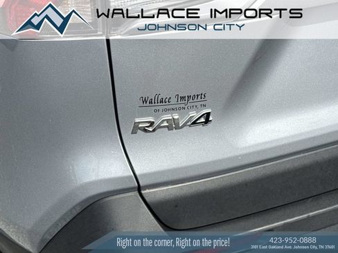 Used 2024 Toyota RAV4 LE AWD/4WD image 12