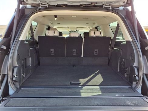 New 2026 Lincoln Navigator L Premier AWD/4WD image 16