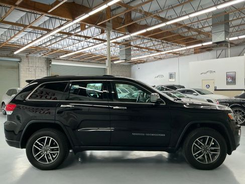 Used 2019 Jeep Grand Cherokee Limited image 4