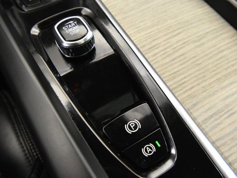 Used 2022 Volvo XC60 B5 Inscription w/ Advanced Package image 18