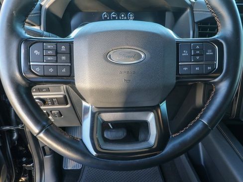 Used 2023 Ford Expedition Platinum image 17