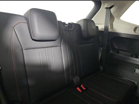 Used 2024 Volkswagen Tiguan Wolfsburg Edition image 24