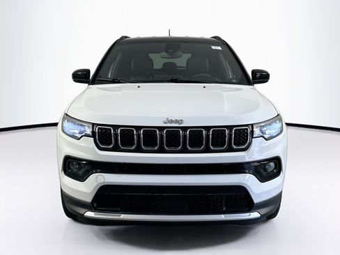 Used 2023 Jeep Compass Limited AWD/4WD image 2