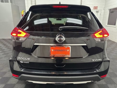 Used 2018 Nissan Rogue SV w/ Premium Package image 9