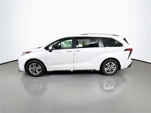 New 2026 Toyota Sienna Limited image 5