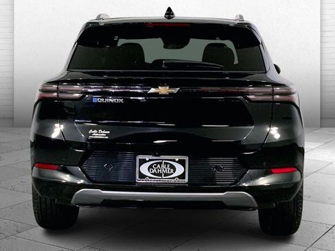 Used 2025 Chevrolet Equinox EV LT image 3