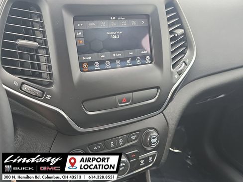 Used 2019 Jeep Cherokee Latitude w/ Cold Weather Group image 14