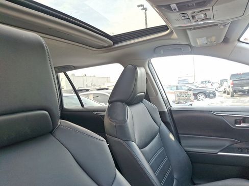 Used 2023 Toyota RAV4 XLE Premium image 13