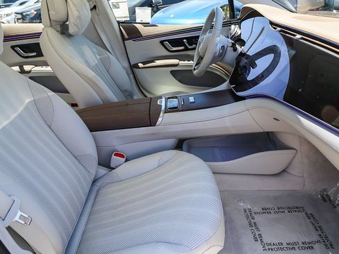 Used 2023 Mercedes-Benz EQS 580 4MATIC Sedan image 15