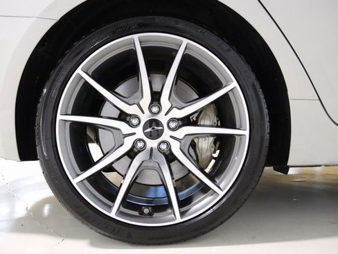 Used 2025 Genesis G70 2.5T image 72