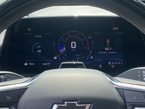 Used 2025 Chevrolet Traverse Z71 w/ Enhanced Driving Package AWD/4WD image 23