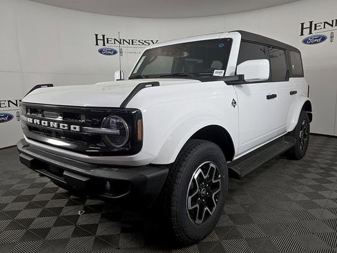 Used 2026 Ford Bronco Outer Banks AWD/4WD image 2