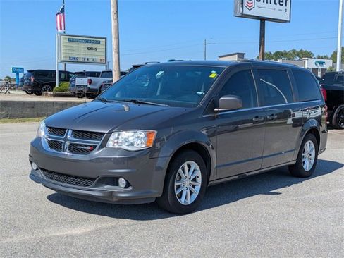 Used 2020 Dodge Grand Caravan SXT image 6