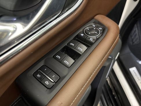 Used 2023 Chevrolet Tahoe High Country image 13