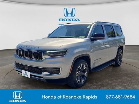Used 2024 Jeep Wagoneer Series III AWD/4WD image 1