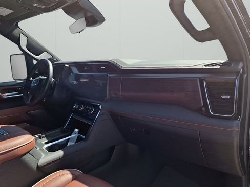 Certified 2025 GMC Sierra 2500 Denali Ultimate image 14