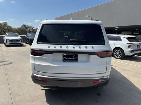 Used 2022 Jeep Wagoneer Series II w/ Convenience Group I image 7