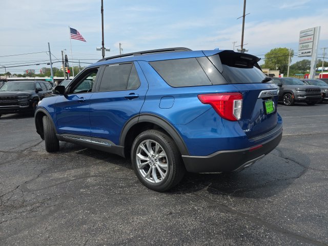 Used 2020 Ford Explorer XLT w/ Equipment Group 202A AWD/4WD image 4