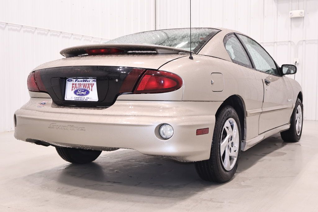 Used 2002 Pontiac Sunfire SE w/ Sun & Sound Pkg FWD image 9