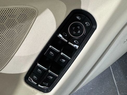 Used 2010 Porsche Panamera S image 19