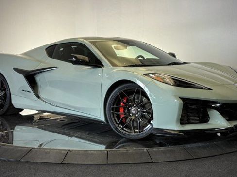 Used 2024 Chevrolet Corvette Z06 w/ Stealth Interior Trim Package RWD image 2