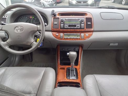Used 2003 Toyota Camry XLE image 5