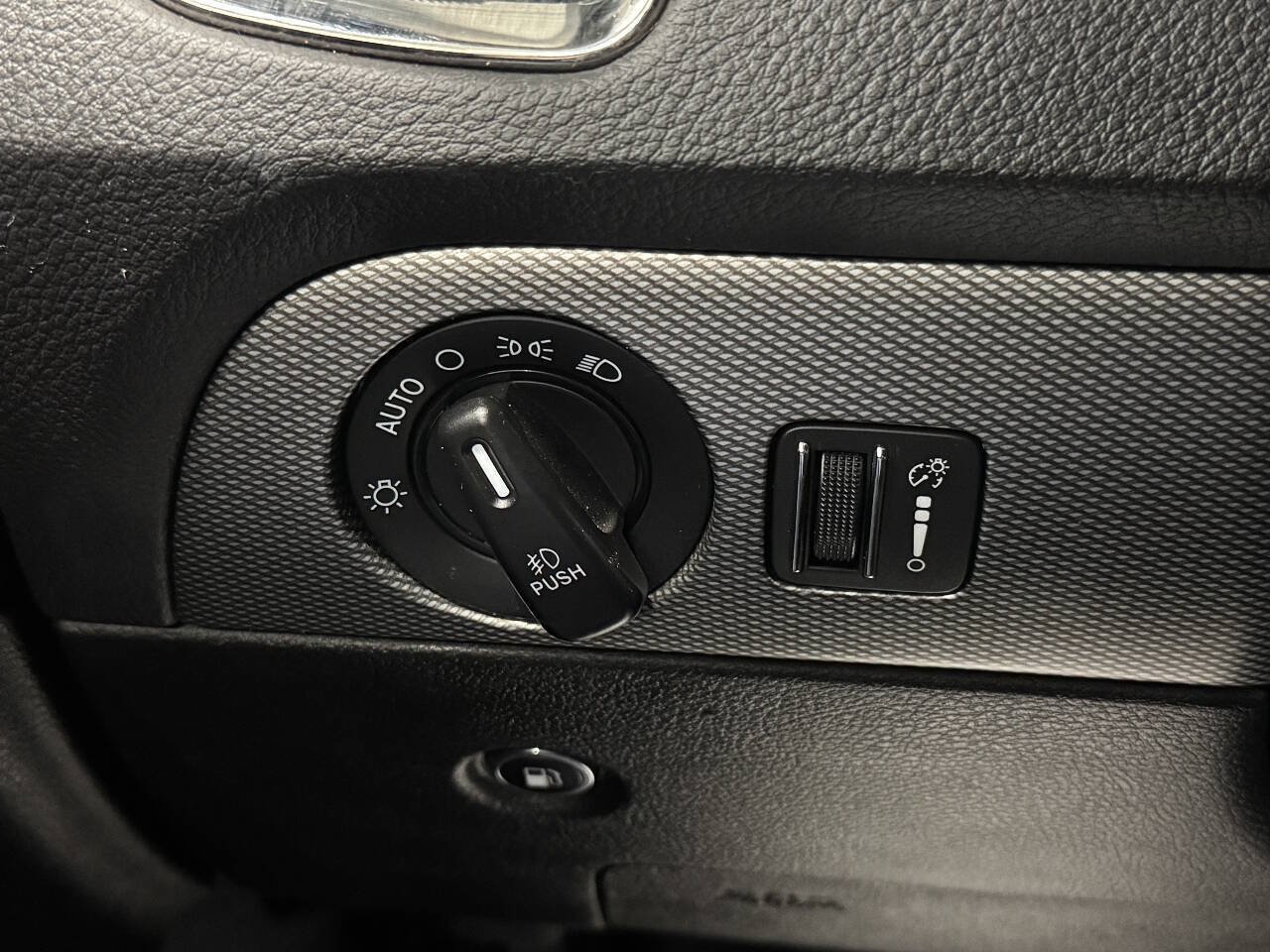 Used 2018 Dodge Durango GT w/ Blacktop Package AWD/4WD image 30