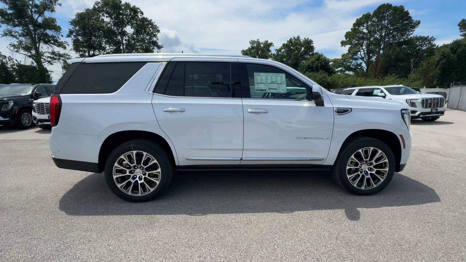 New 2026 GMC Yukon Denali w/ Denali Reserve Package AWD/4WD image 9