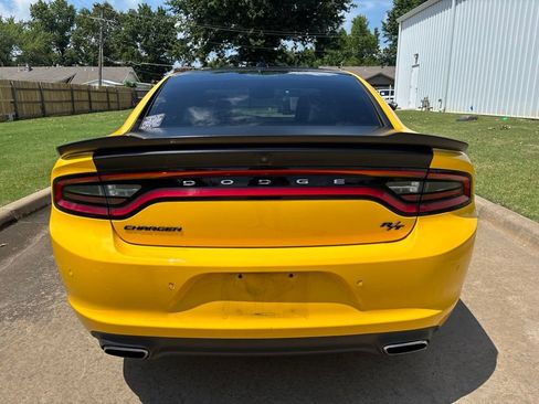 Used 2017 Dodge Charger R/T w/ Plus Group RWD image 6