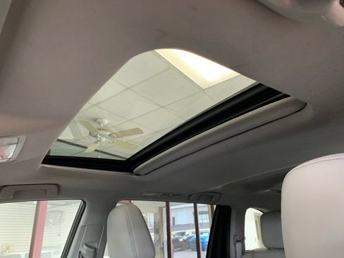Used 2014 Toyota Highlander XLE FWD image 24