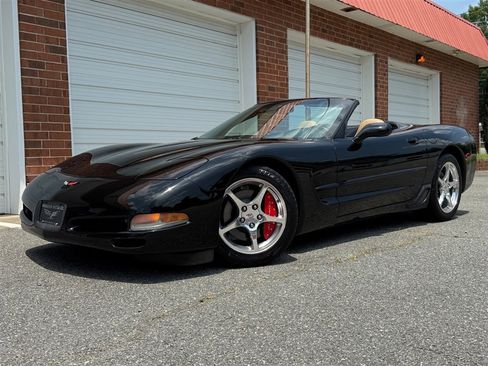 Used 2002 Chevrolet Corvette Convertible w/ Preferred Equipment Group1 image 6