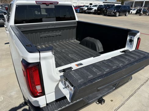 Used 2024 GMC Sierra 1500 AT4X image 33