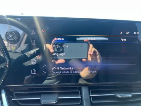Used 2025 Chevrolet Trax RS w/ Driver Confidence Package FWD image 19