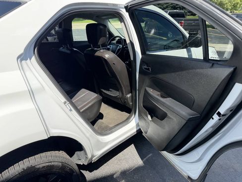 Used 2017 Chevrolet Equinox LT w/ Sport Edition FWD image 21