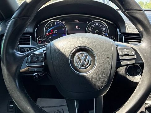 Used 2017 Volkswagen Touareg Wolfsburg Edition AWD/4WD image 29