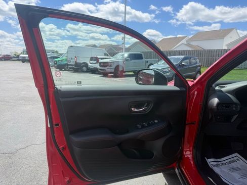 Used 2025 Honda HR-V Sport image 10