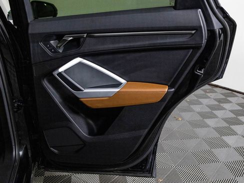 Used 2024 Audi Q3 2.0T Premium image 38