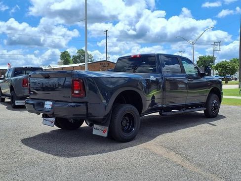 New 2026 RAM 3500 Big Horn AWD/4WD image 21
