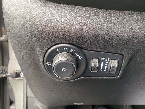 Used 2022 Jeep Compass Trailhawk w/ Trailhawk Convenience Group image 27