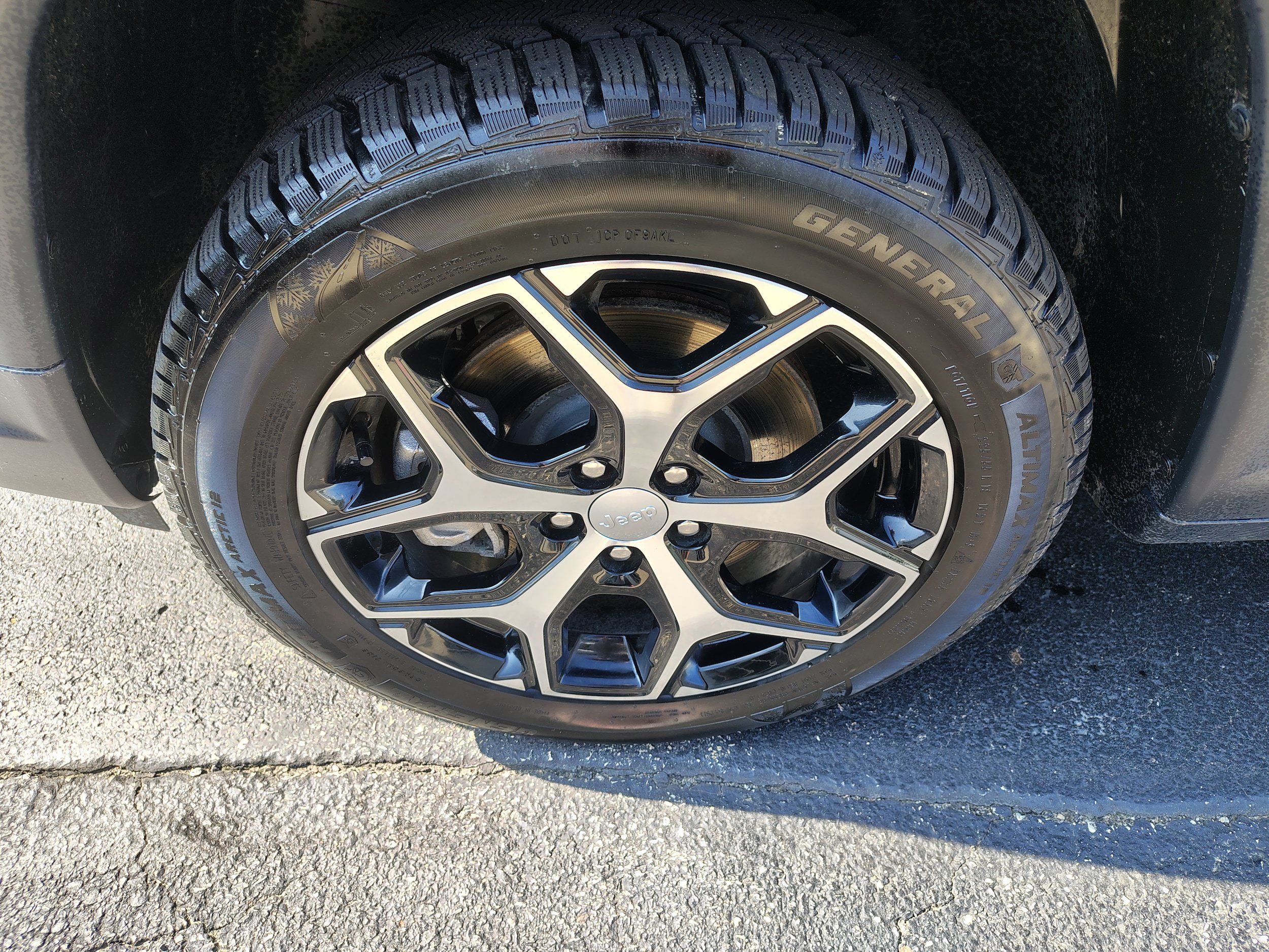 Certified 2024 Jeep Compass Limited AWD/4WD image 5